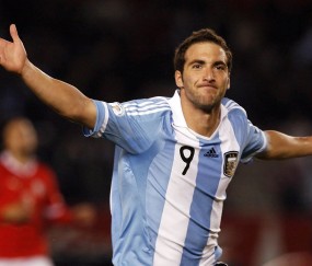 开云体育官网-阿什拉夫的双面神迹，当摩洛哥之刃在诺坎普划出统治的弧线