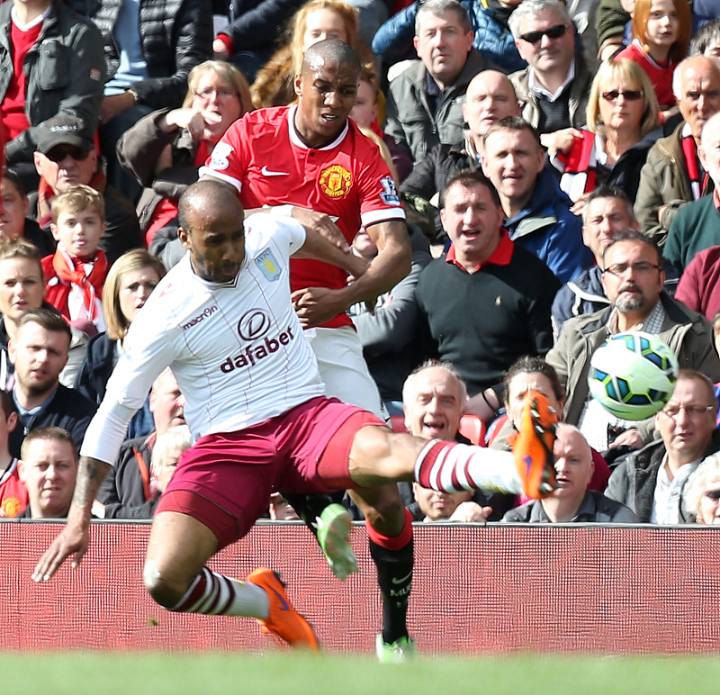 曼联横扫荷兰，蒂亚戈状态火热