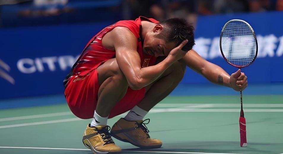 中国羽毛球队绝杀英格兰羽毛球队，林丹绝境逆转