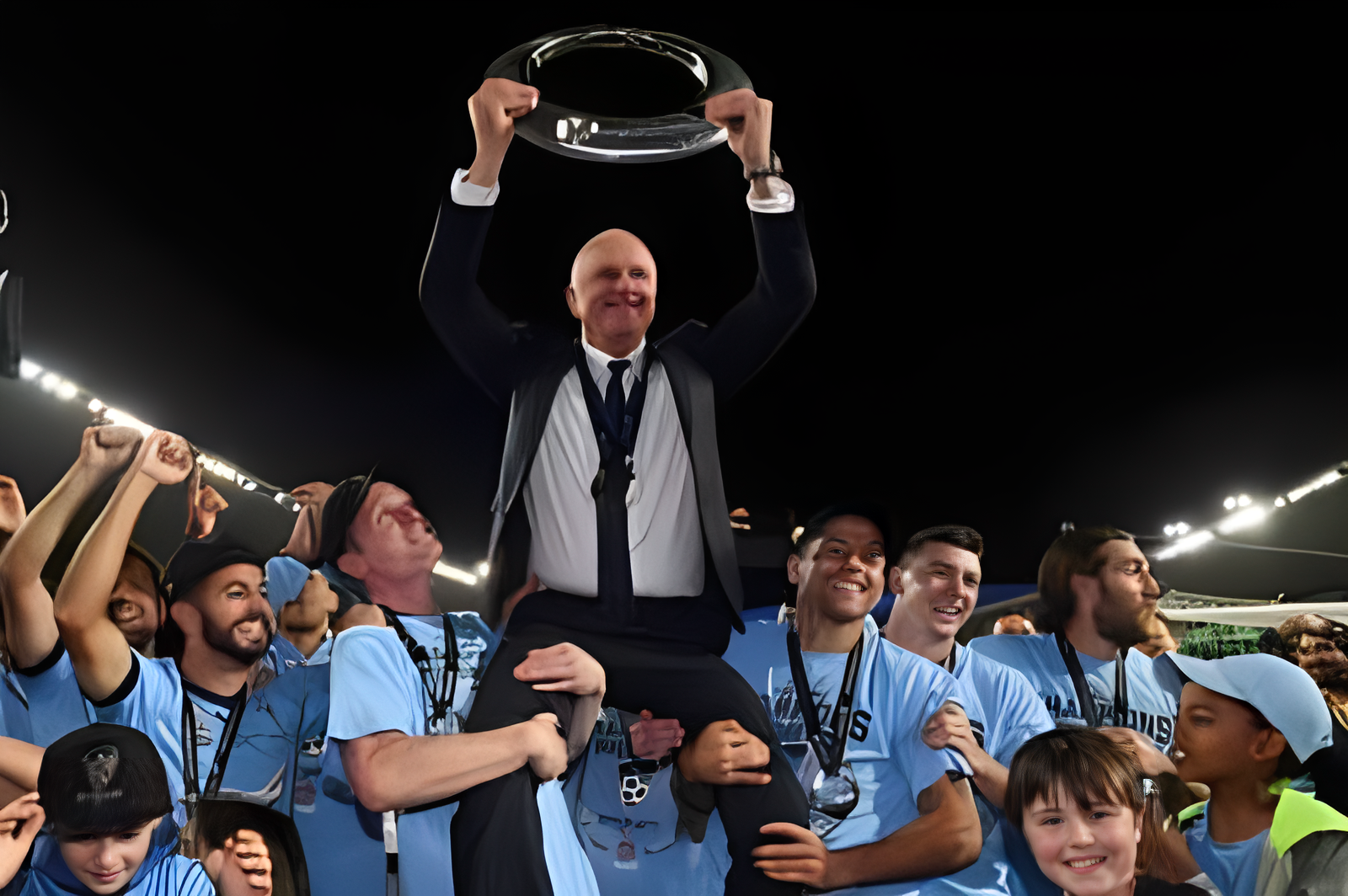 足球队教练发布赛前动员,寄望球员全力以赴 足球队教练发布赛前动员,寄望球员全力以赴