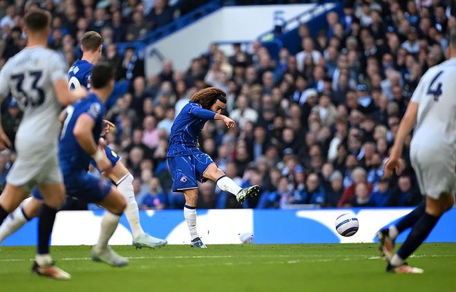 切尔西憾负曼城,不利位置下演绎意外好戏 切尔西憾负曼城,不利位置下演绎意外好戏