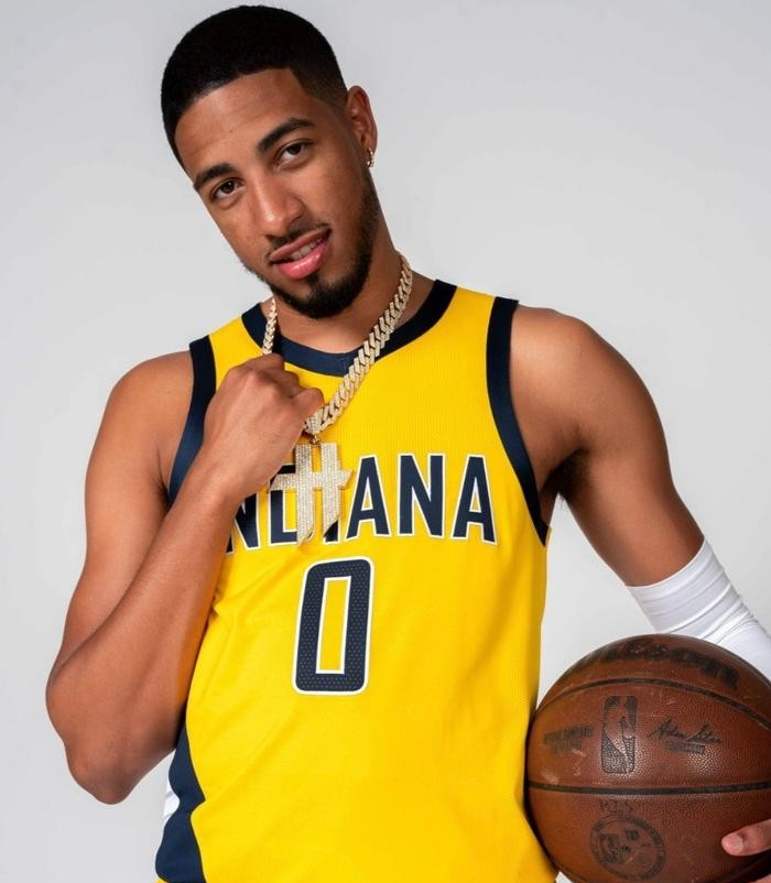 太阳队客场一边倒胜利，全队士气高涨人心打开