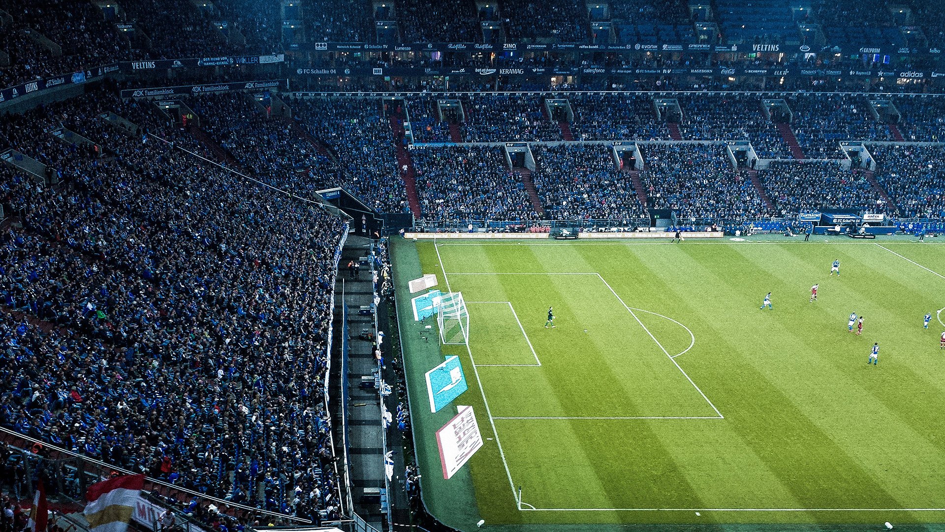 德甲争冠战之夜,库里关键战不手软,跨越体育的决胜精神