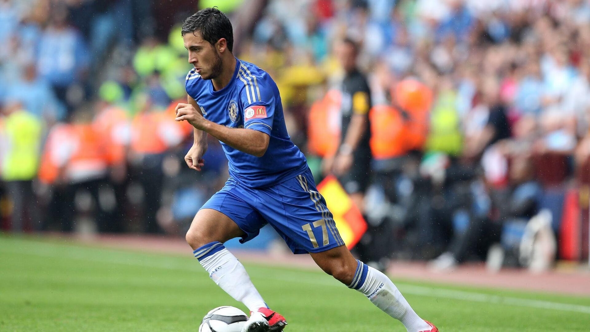 湖人横扫山东队，戈贝尔刷新纪录，当篮球跨越文化与竞技的边界